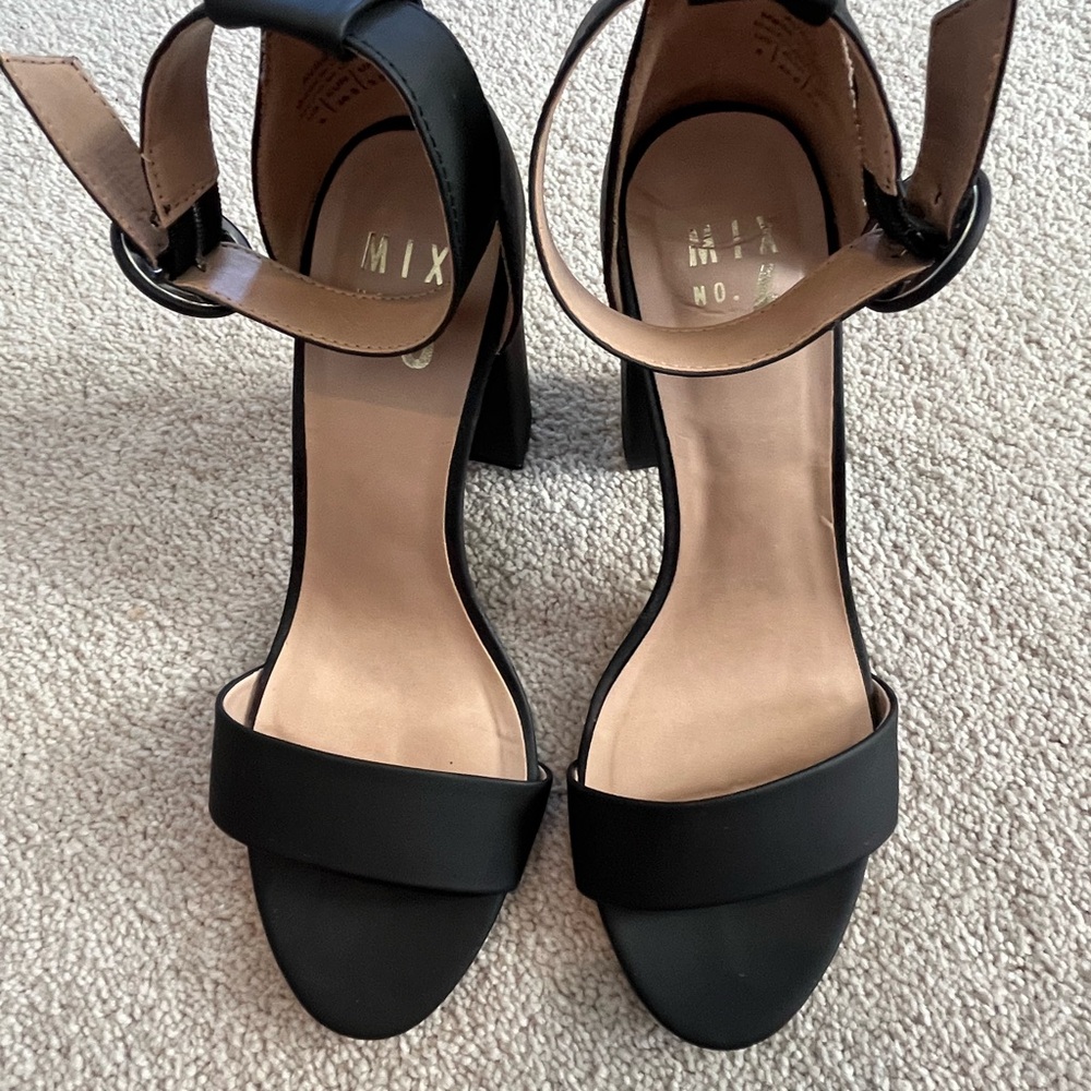 Mix No. 6 Black Ankle Strap Block Heels size 8